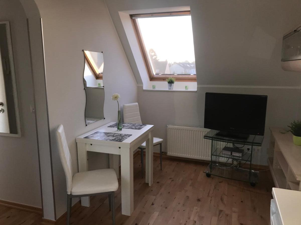 Le Casa De Jeune Dusseldorf Bagian luar foto