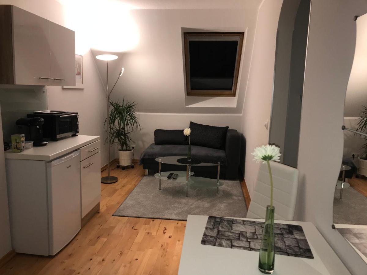 Le Casa De Jeune Dusseldorf Bagian luar foto