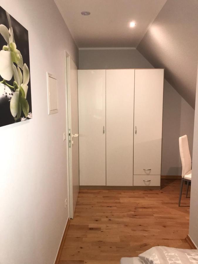 Le Casa De Jeune Dusseldorf Bagian luar foto